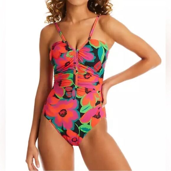 Women's Printed Gardener Shirred-Front One-Piece Swimsuit - Picture 4 of 10